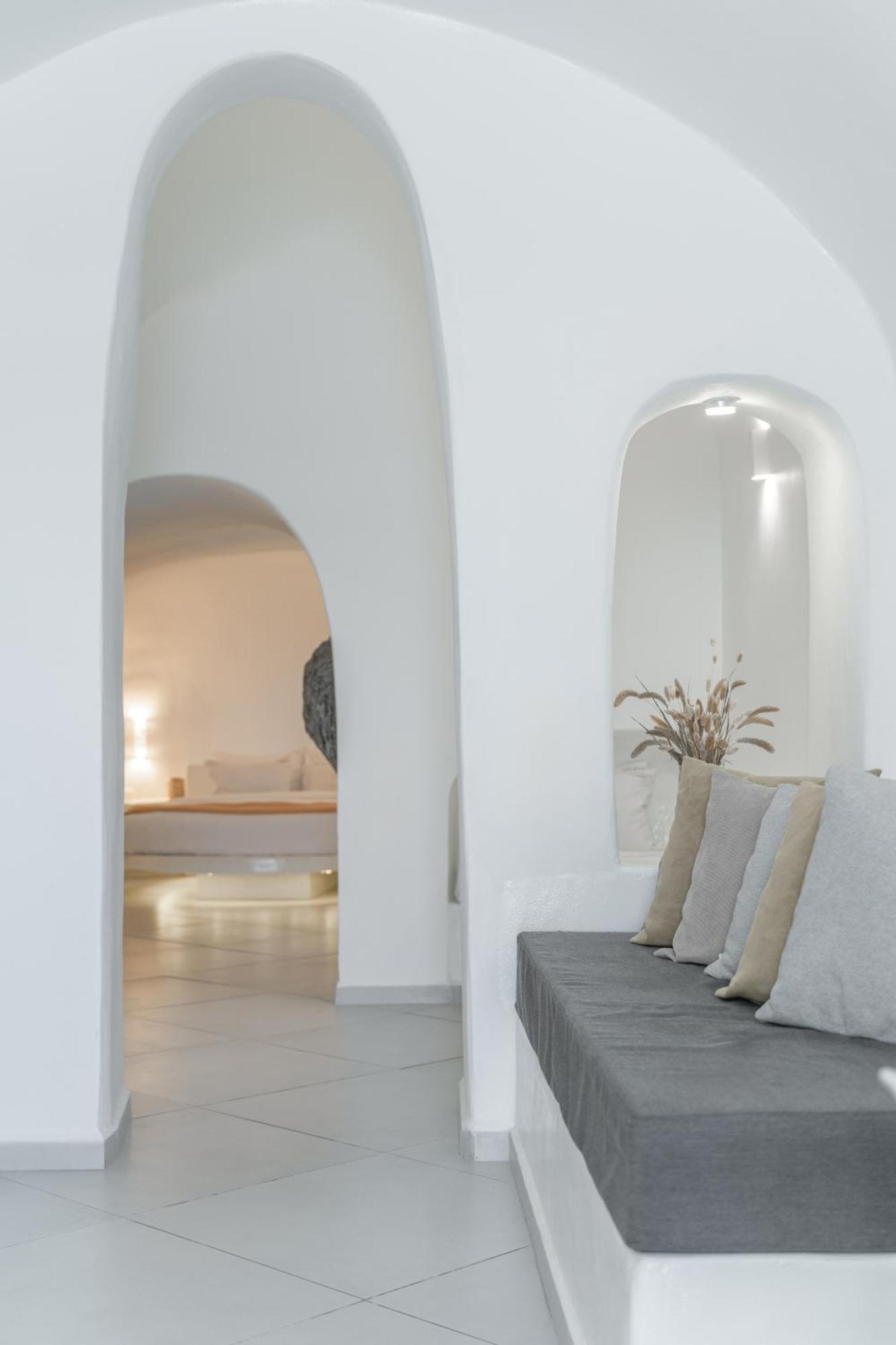 Luxus Vip Suites イア エクステリア 写真